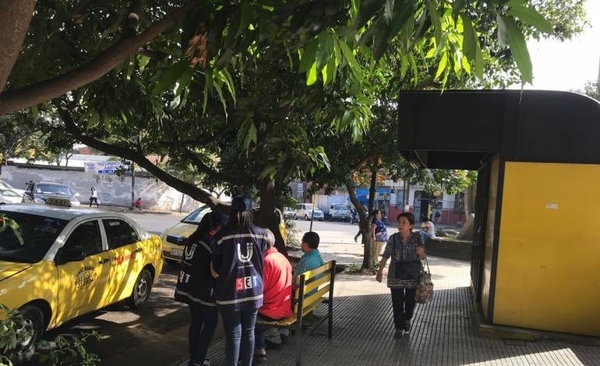 HOY / SET realiza controles en paradas de taxi