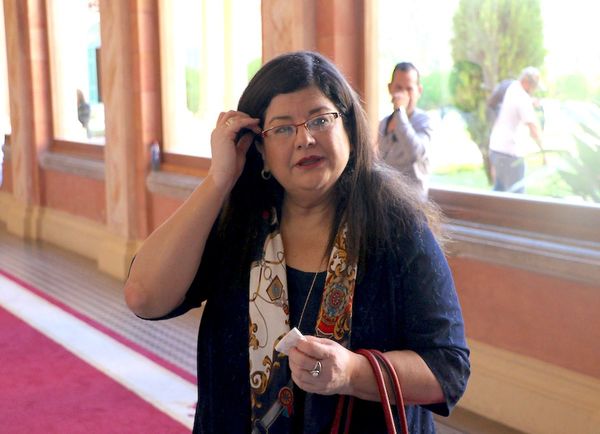 Senado elige a Carolina Llanes como ministra de la Corte