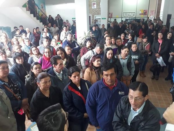 Unos 375 docentes se aplazaron en Paraguarí - Nacionales - ABC Color