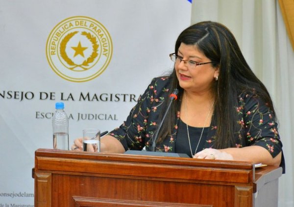 Carolina Llanes, nueva ministra de Corte