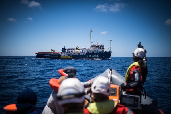 ONU llama a no penalizar a los barcos de oenegés humanitarias