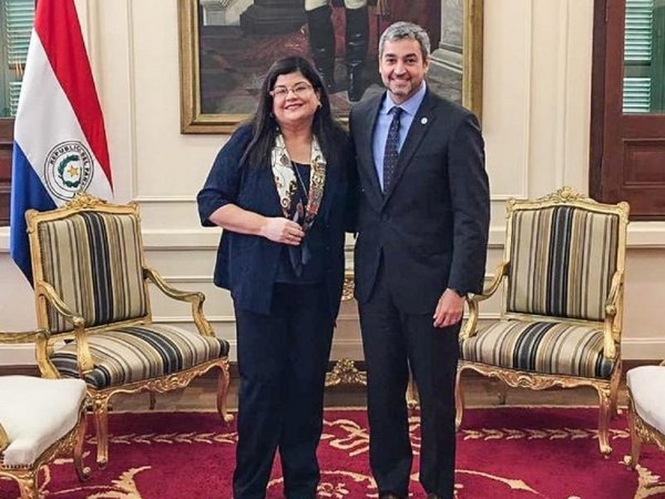 Mario Abdo confirma a Carolina Llanes como ministra de la Corte