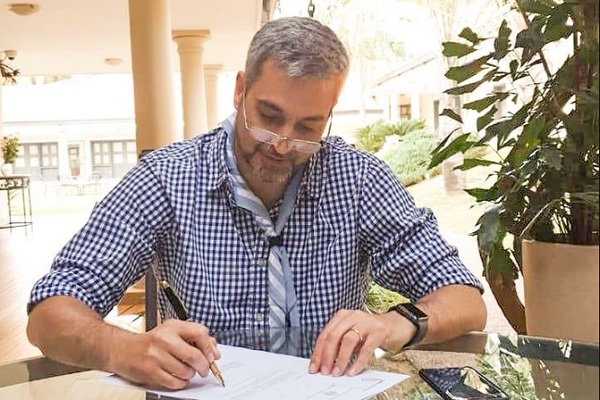 Abdo Benítez confirma a Llanes en la Corte