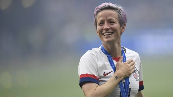 HOY / Campeonas de mundial femenino plantan a Trump y la líder dice: "Hay que amar más y odiar menos"