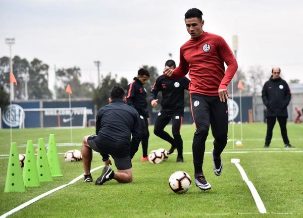 “Pizzi me pide que agarre el ritmo del fútbol argentino” - Fútbol - ABC Color