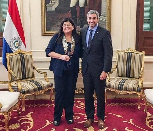 Mario Abdo confirma a Carolina Llanes como ministra de la Corte