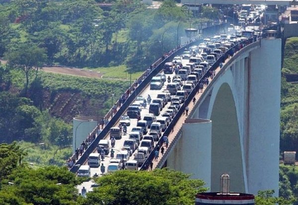Demostrar actividad económica, nueva exigencia para salir del país con vehículo