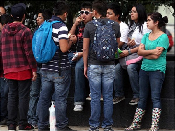 El 55,6% de jóvenes de 15 a 19 años no van a ninguna institución educativa