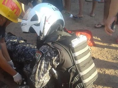 Camioneta atropella a dos agentes del Grupo Lince en Asunción