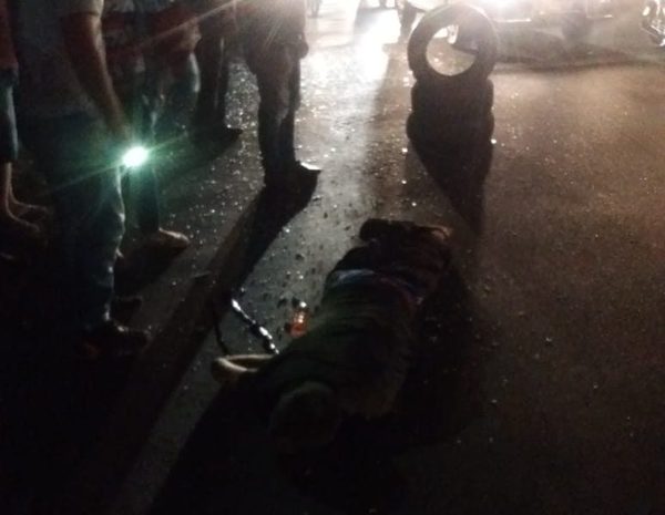 Atropellan a indigente cuando cruzaba la ruta