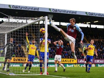 Peter Crouch anuncia su retiro del fútbol