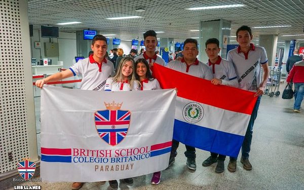 Jóvenes realizan intercambio cultural en Inglaterra