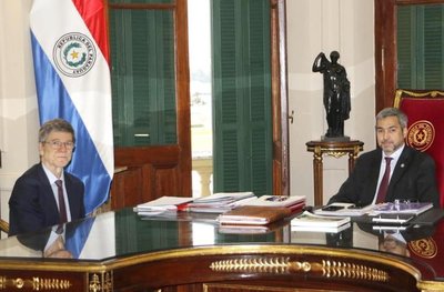 Jeffrey Sachs en reunión de Ministros con Mario Abdo