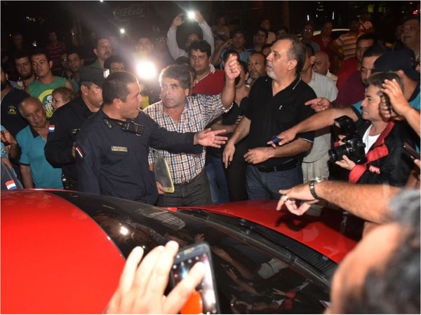 Defensoría acciona contra taxistas que impiden servicios de MUV y Uber