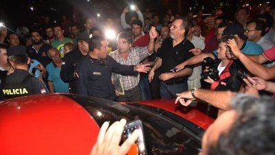 Defensoría acciona contra taxistas que impiden servicios de MUV y Uber