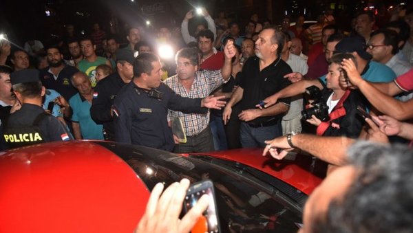 Defensoría acciona contra taxistas que impiden servicios de MUV y Uber