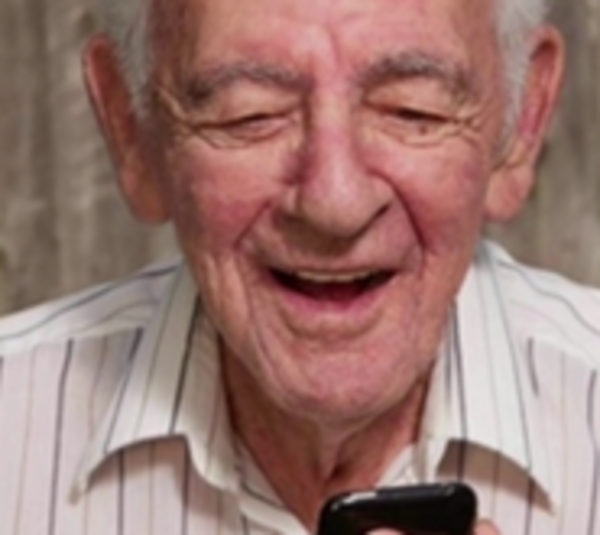 Jóvenes enseñarán a abuelitos a usar smartphones - Paraguay.com