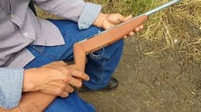 Niño manipuló rifle y falleció de un disparo