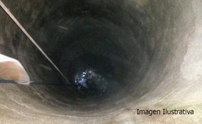 Murió al caer a un pozo ciego mientras perseguía gallinas