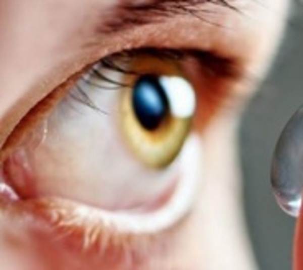 Joven olvidó sacarse los lentes de contacto para bañarse y quedó ciego - Paraguay.com