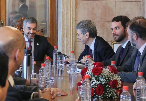 Jeffrey Sachs valora esfuerzo del Gobierno para mejorar la calidad de vida de las personas