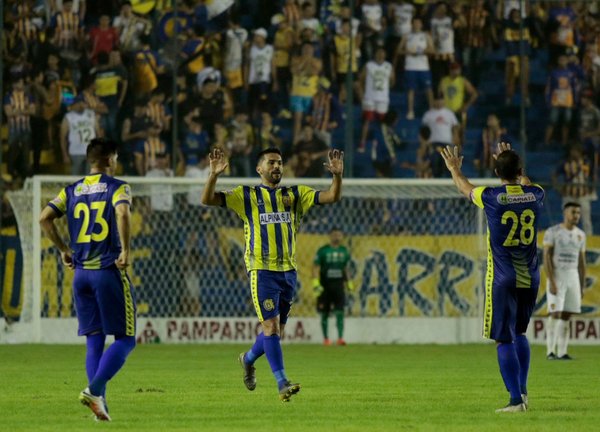 En duelo clave, Capiatá vence al Sportivo Luqueño con gol de Sasá