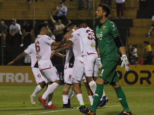 Un River Plate contundente amarga el estreno de Costas en Guaraní