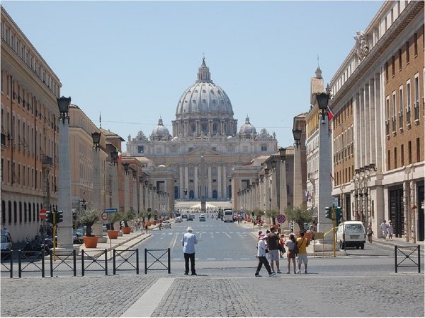 Vaticano examinará dos osarios en búsqueda de restos de las tumbas vacías