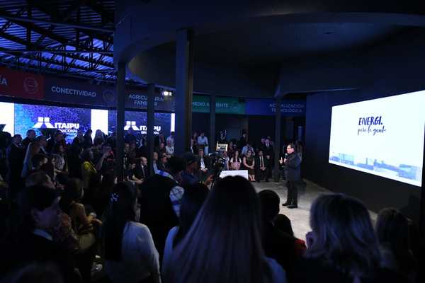 Itaipu inauguró su stand en la Expo con anuncio de nuevos emprendimientos | .::Agencia IP::.