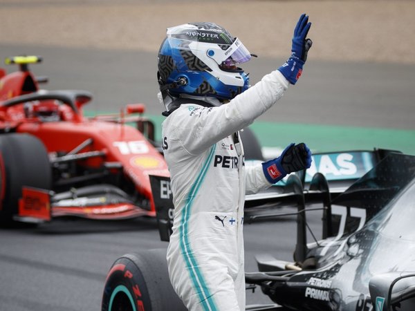 Bottas firma la 'pole' en Silverstone