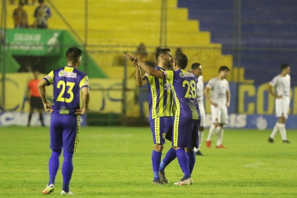 Capiatá podría cerrar con un colombiano