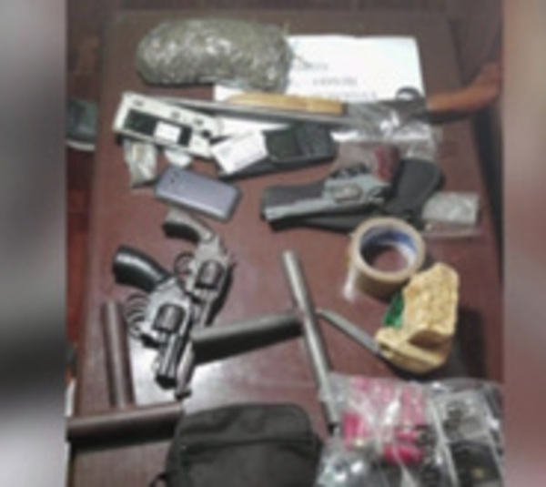 Cinco microtraficantes de droga capturados en Ñemby - Paraguay.com