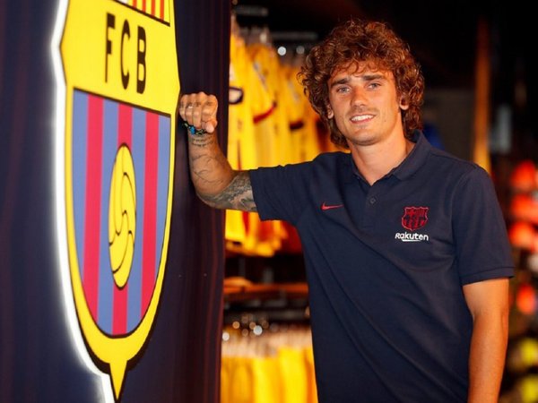 Griezmann ya posa de azulgrana: "Hola culés, ya estoy aquí"