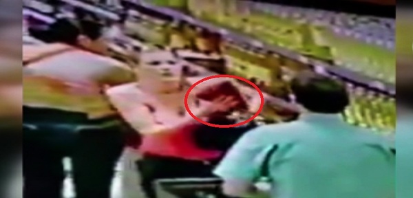 Pareja pillada infraganti robando chorizos y carne de un supermercado | Noticias Paraguay