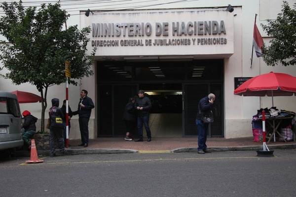 Establecen proceso para solicitar jubilaciones en el sector de la Enfermería » Ñanduti