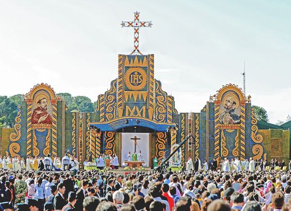 El álbum de la visita de Francisco a Paraguay