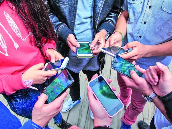 Paraguayos hiperconectados: Acceso a internet llega a 65%