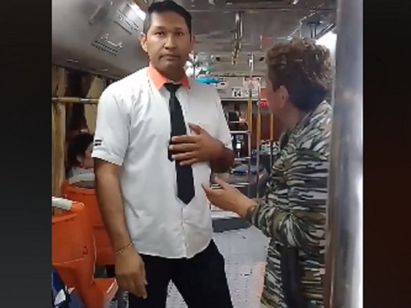 Sumarian a chofer tras denuncia por acoso a pasajeras