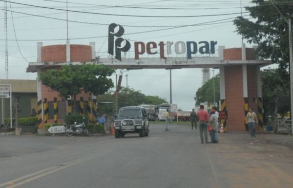 Oficinistas de Petropar cobran por peligrosidad - Nacionales - ABC Color