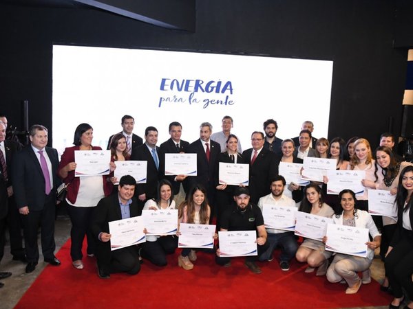 Premiaron a 20 microempresas ganadoras de concurso