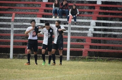 HOY / ¡Tacuary resiste en la cima!