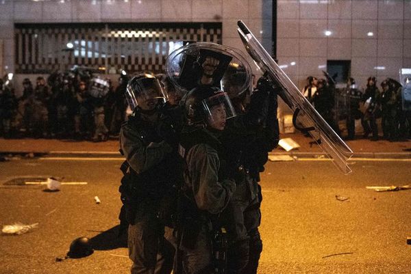 Crece tensión en Hong Kong con nuevos choques entre policías y manifestantes - Mundo - ABC Color