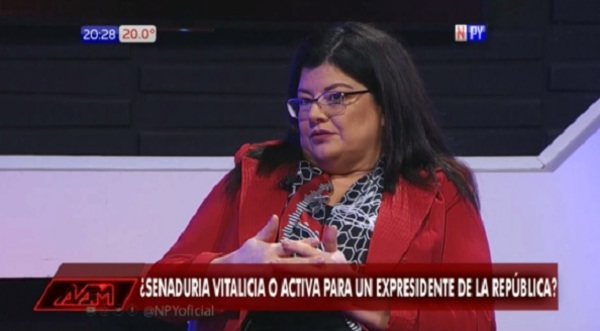 Ministra dice "no" a reelección vía enmienda