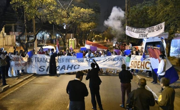 HOY / Comenzó la huelga en Clínicas con cierres sobre Mcal. López