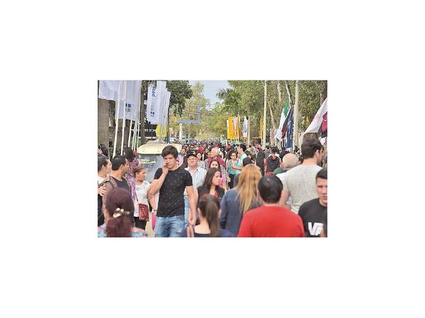 Unos 200.000 ya visitaron la feria desde que se inició