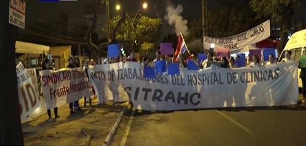 Hospital de Clínicas va a huelga desde este lunes | Noticias Paraguay