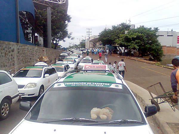 Taxistas anuncian movilización contra MUV en Ciudad del Este