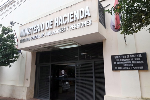 Hacienda establece proceso para solicitar jubilaciones en el sector de la enfermería | .::Agencia IP::.