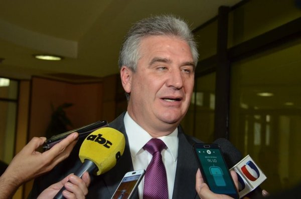 No hay motivos para que González Daher siga en prisión, dijo Bacchetta - ADN Paraguayo