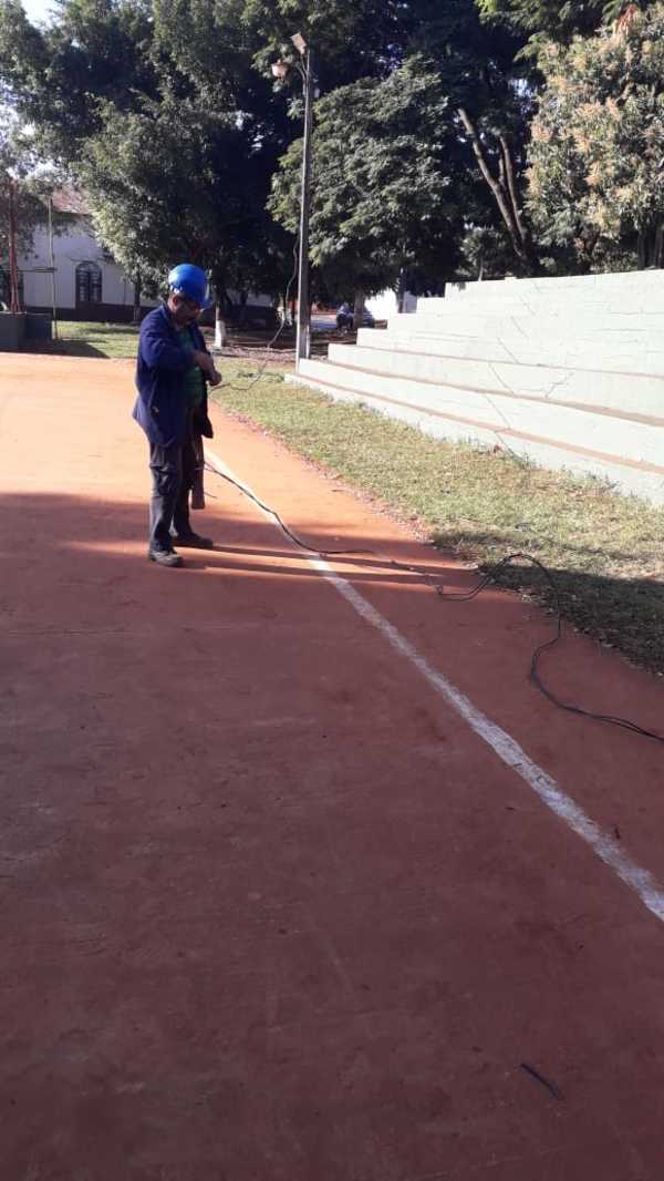 Vecinos del barrio Carolina se unen para mejorar la plaza